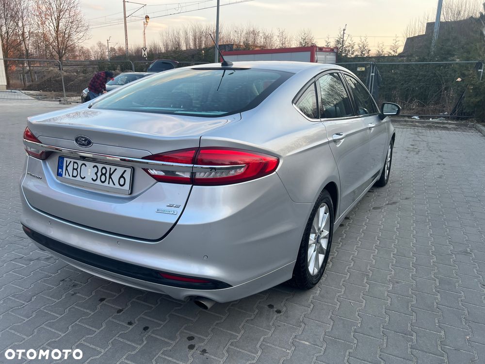 Ford Fusion - 4