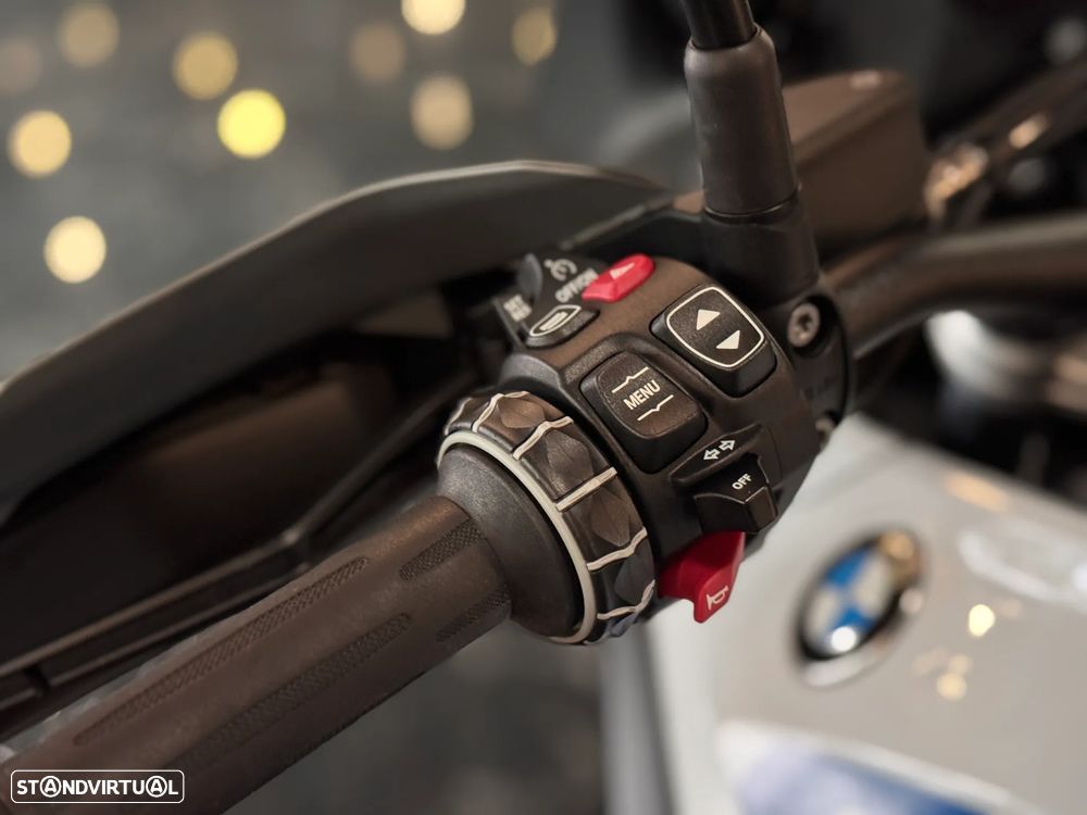 BMW R 1300 GS LightWhite - 9