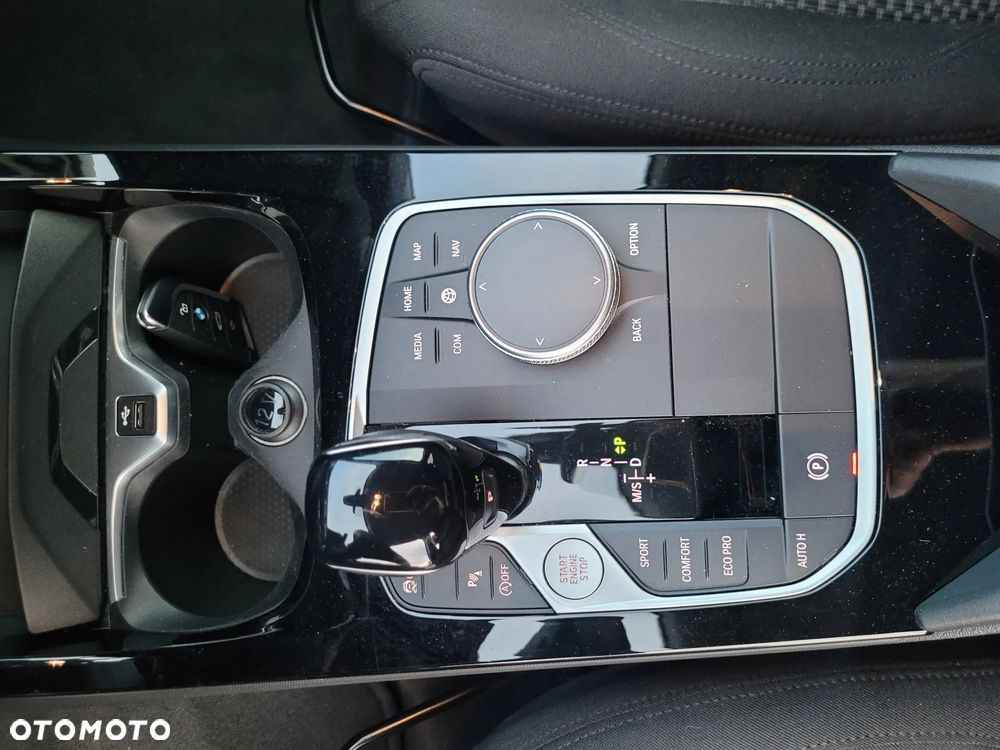 BMW Seria 2 218i Business Edition - 28