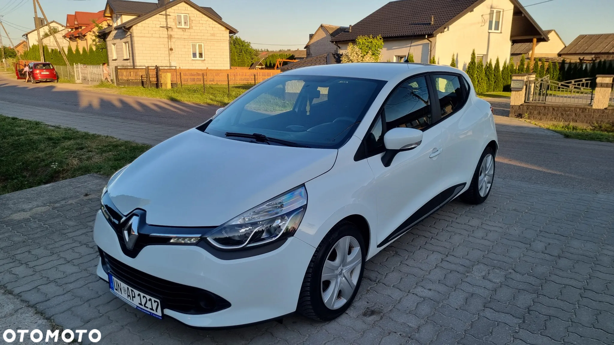 Renault Clio 1.2 16V 75 Authentique - 3