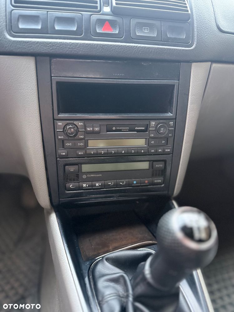 Volkswagen Golf - 17