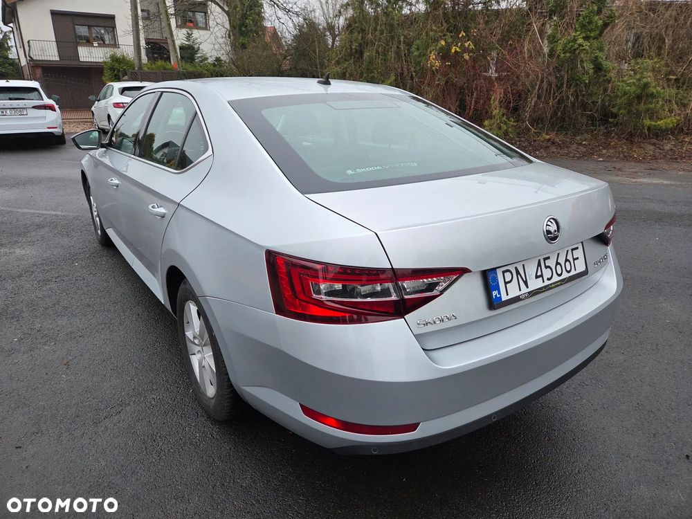 Skoda Superb 1.8 TSI Ambition DSG - 8