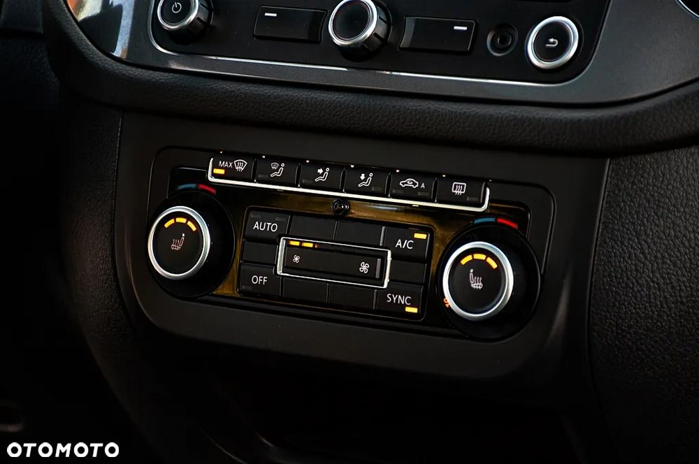 Volkswagen Tiguan 2.0 TDI DPF 4Motion BlueMotion Technology DSG Exclusive - 37