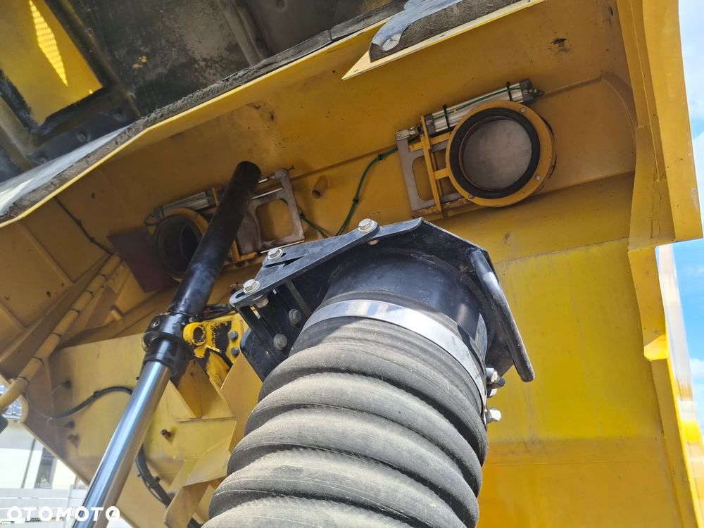 Renault C280 Zamiatarka SEMAT Zoeller FAUN Karcher 2 Silniki Rura Do Liści Listwy Ciśnieniowe Lanca 2 Zbiorniki Wody Szczotki L/R 2018r Euro 6 Motogodziny: 740MTH - 25