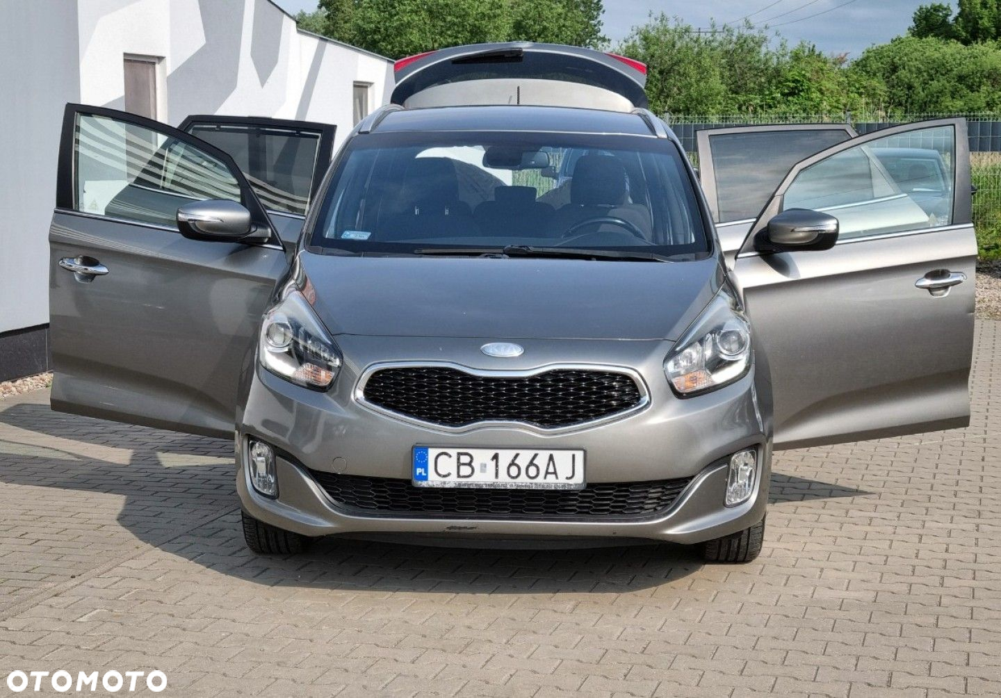 Kia Carens - 24