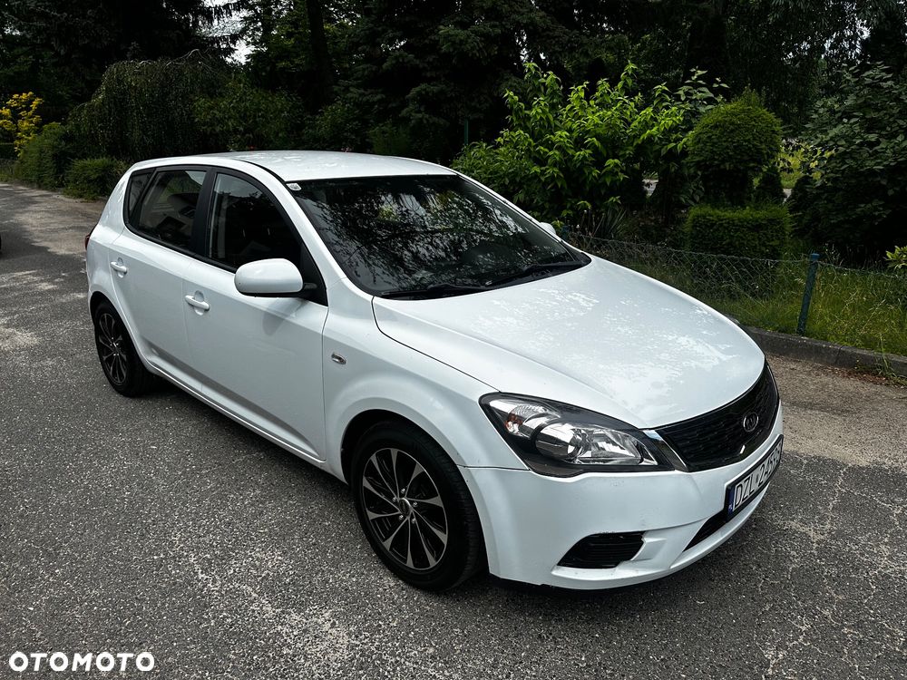 Kia Ceed 1.4 CVVT Attract - 17