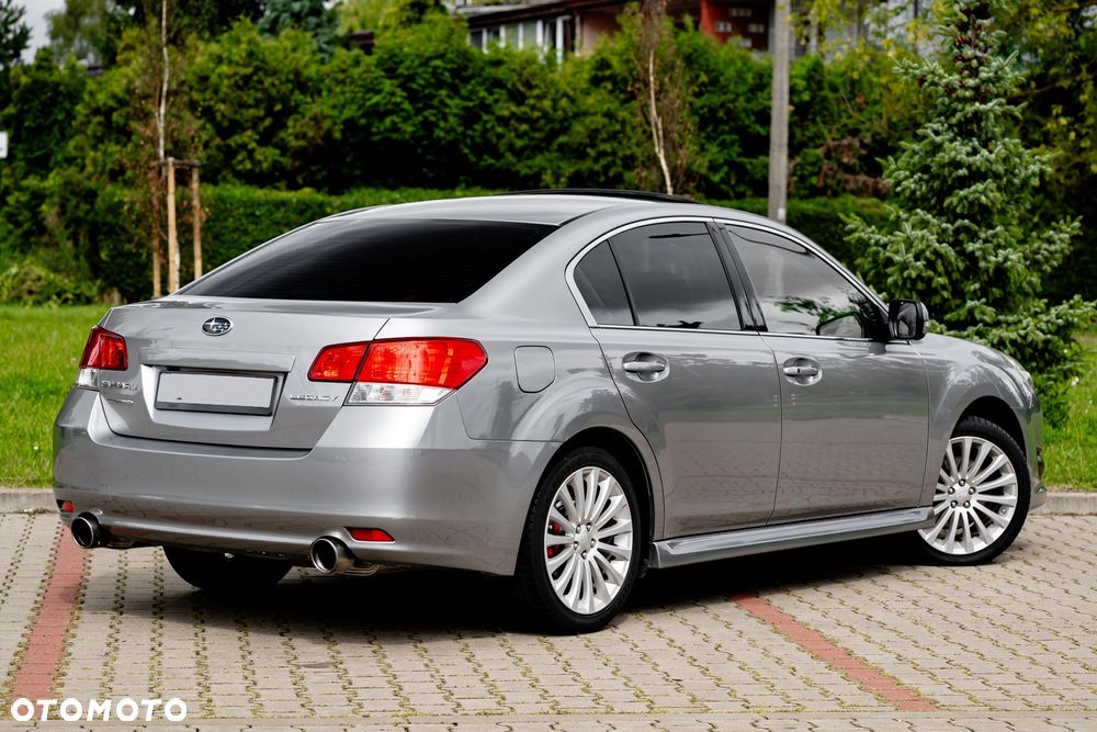 Subaru Legacy 2.5i GT - 16