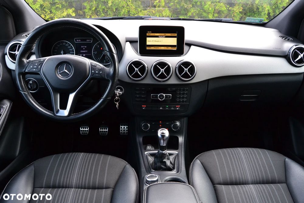 Mercedes-Benz Klasa B 180 CDI (BlueEFFICIENCY) - 23