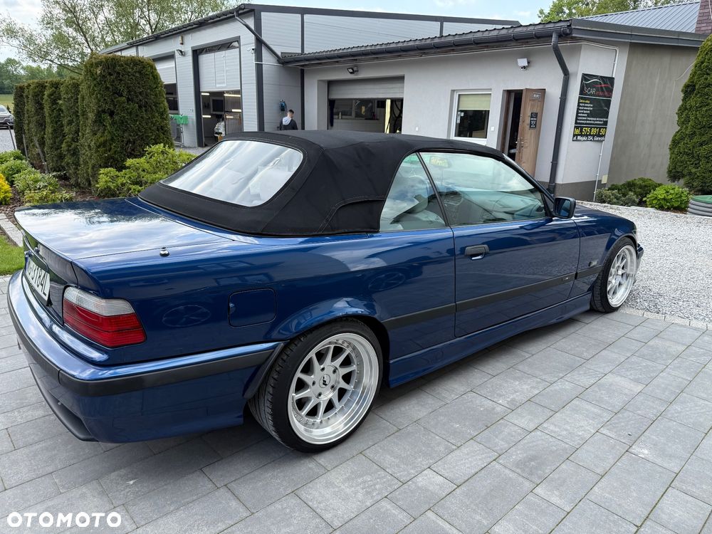 BMW Seria 3 320i - 4