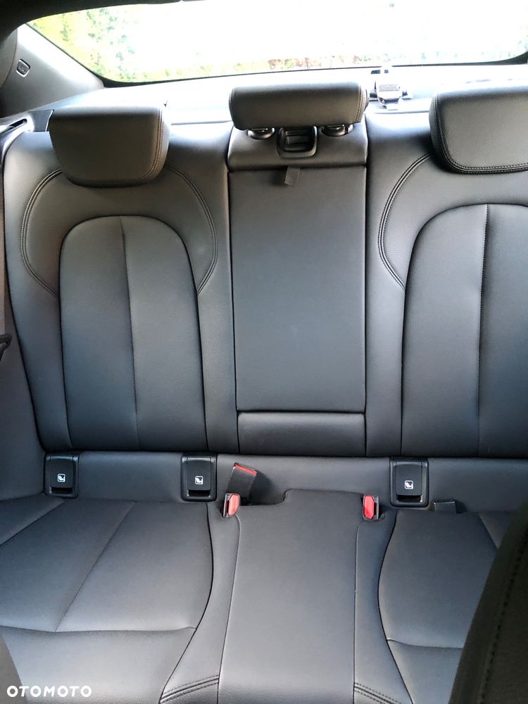 BMW Seria 2 218i - 15