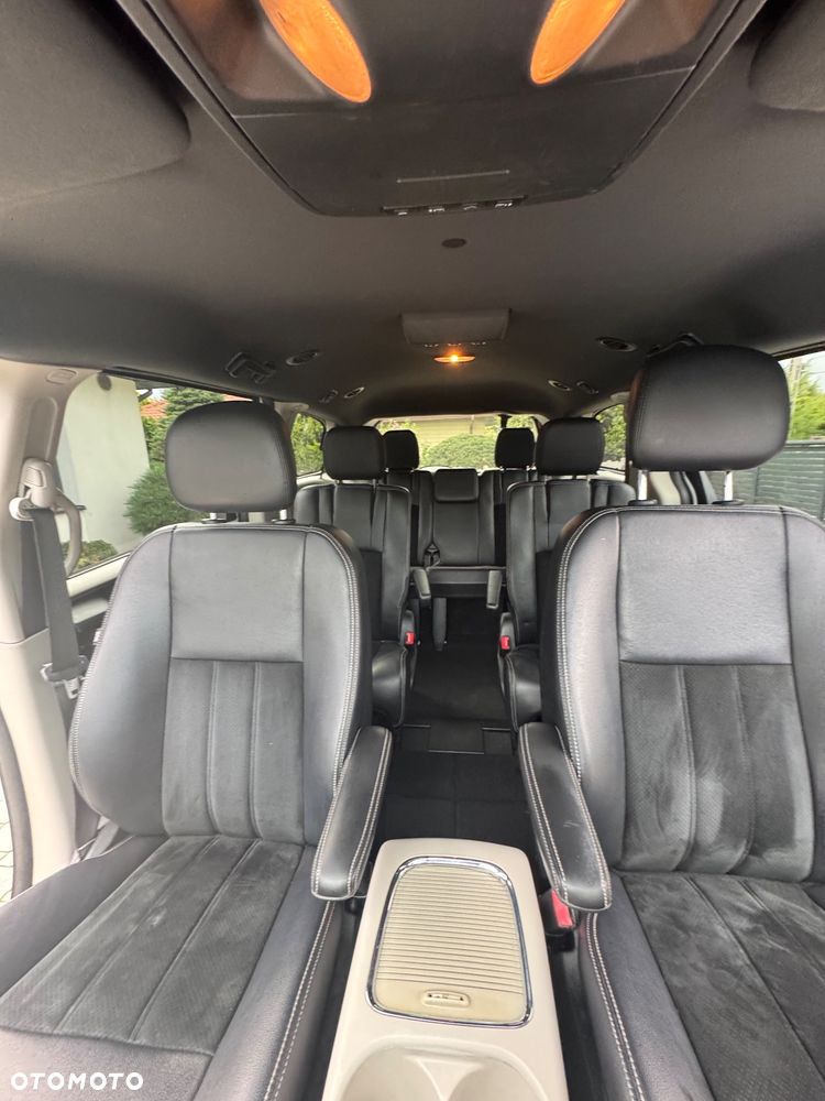 Dodge Grand Caravan - 9