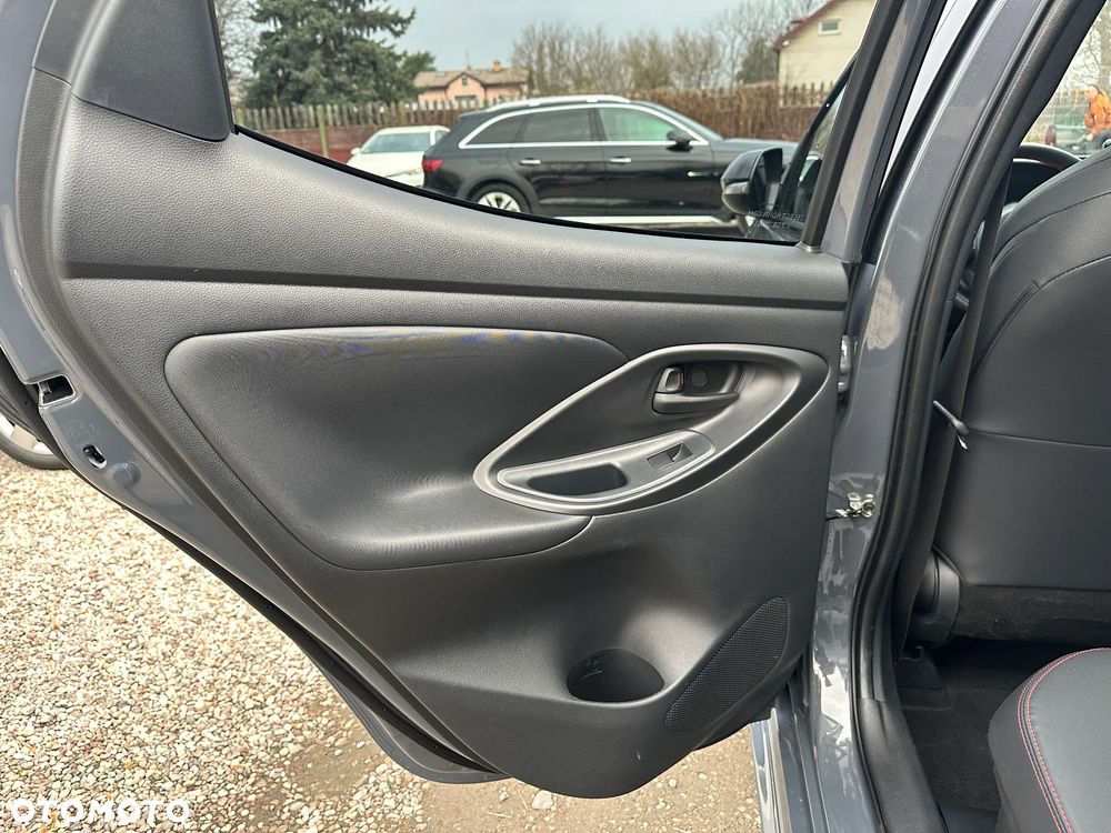 Toyota Yaris Hybrid 1.5 GR Sport - 21