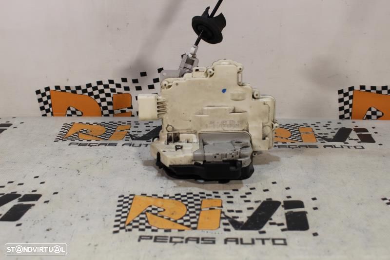 Fecho Da Porta Trás Esquerda Audi A6 (4F2, C6)  4F0839015a / 4F0 839 0 - 1