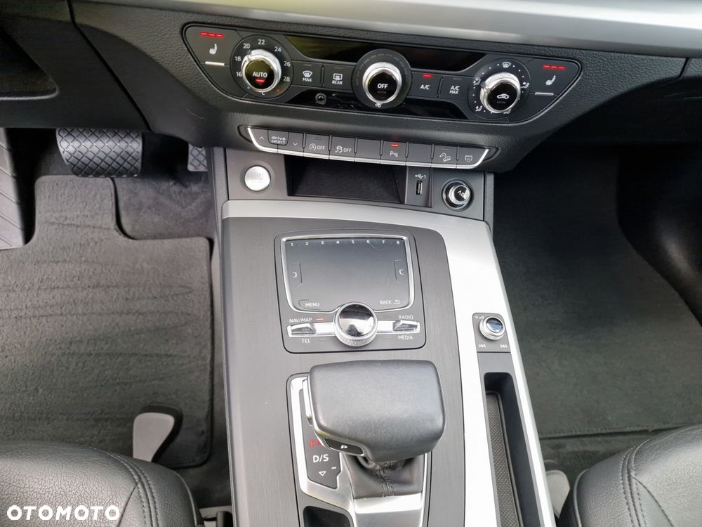 Audi Q5 35 TDI S tronic design - 32