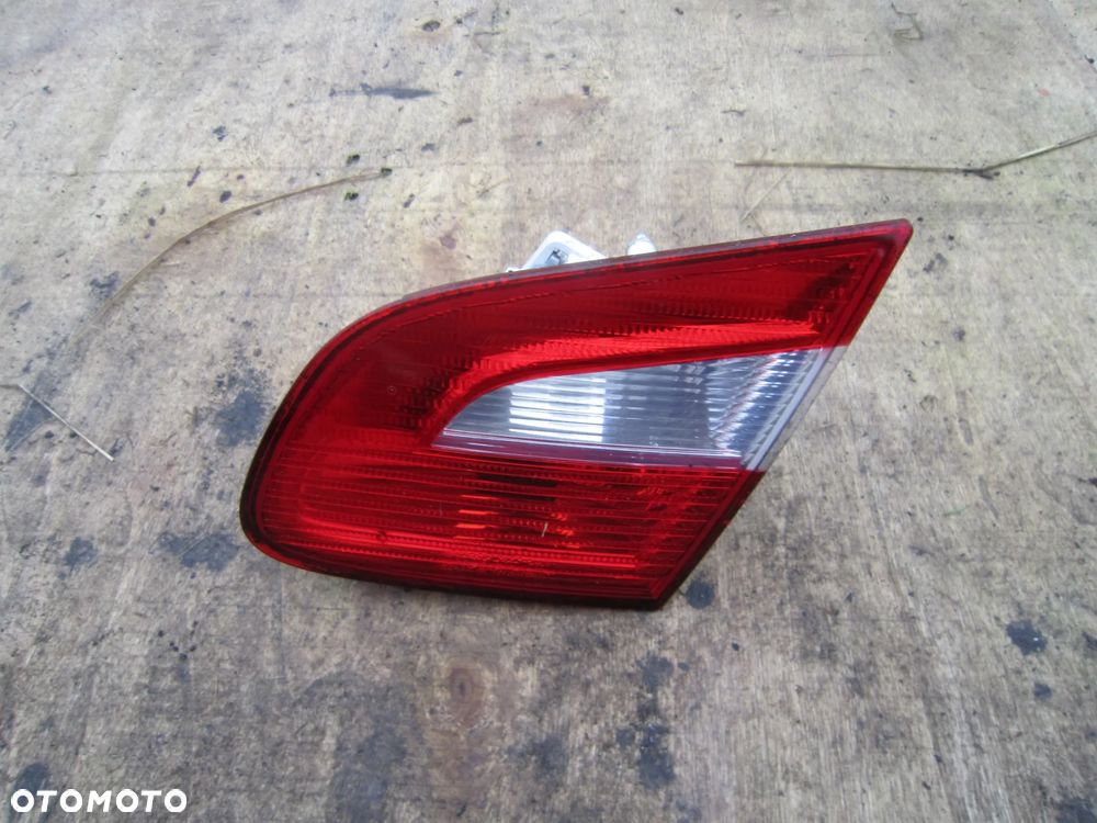 Lampa tył tylna w klapę prawa Skoda Superb II Sedan 3T5945094