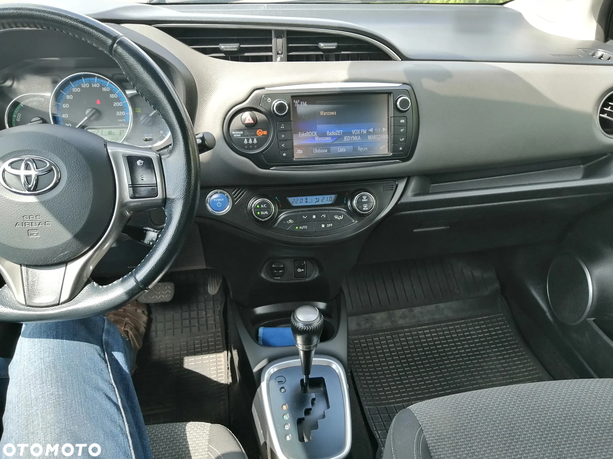 Toyota Yaris Hybrid 100 Dynamic - 11