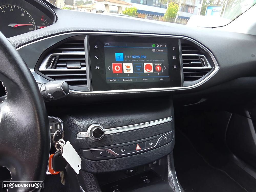 Peugeot 308 BlueHDi 130 Allure Pack - 26