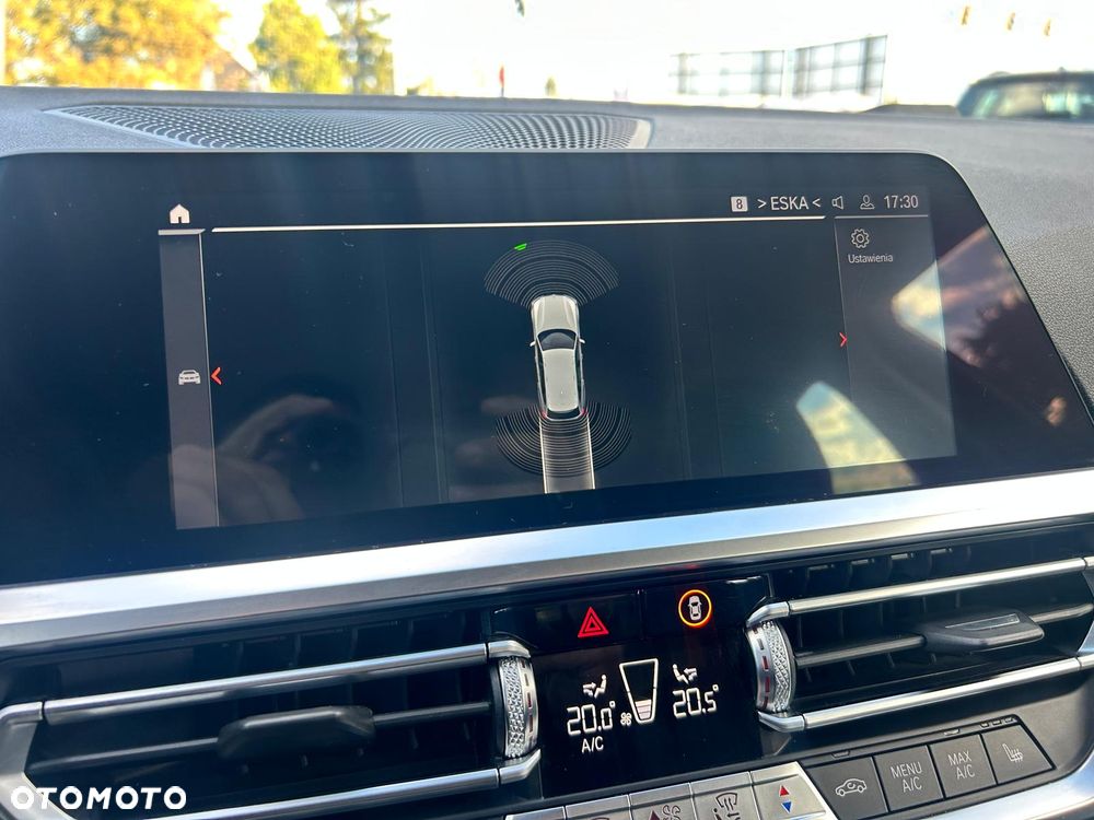 BMW Seria 3 320d xDrive - 33