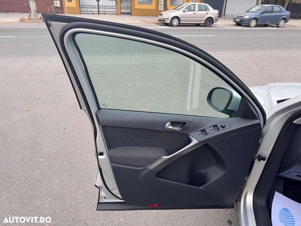 Volkswagen Tiguan - 19