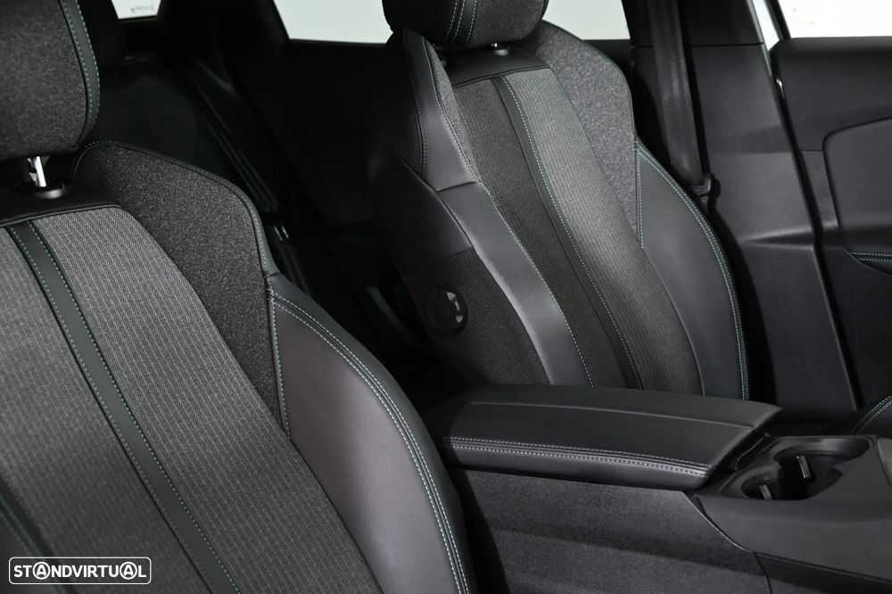 Peugeot 3008 1.2 PureTech Allure Pack EAT8 - 25