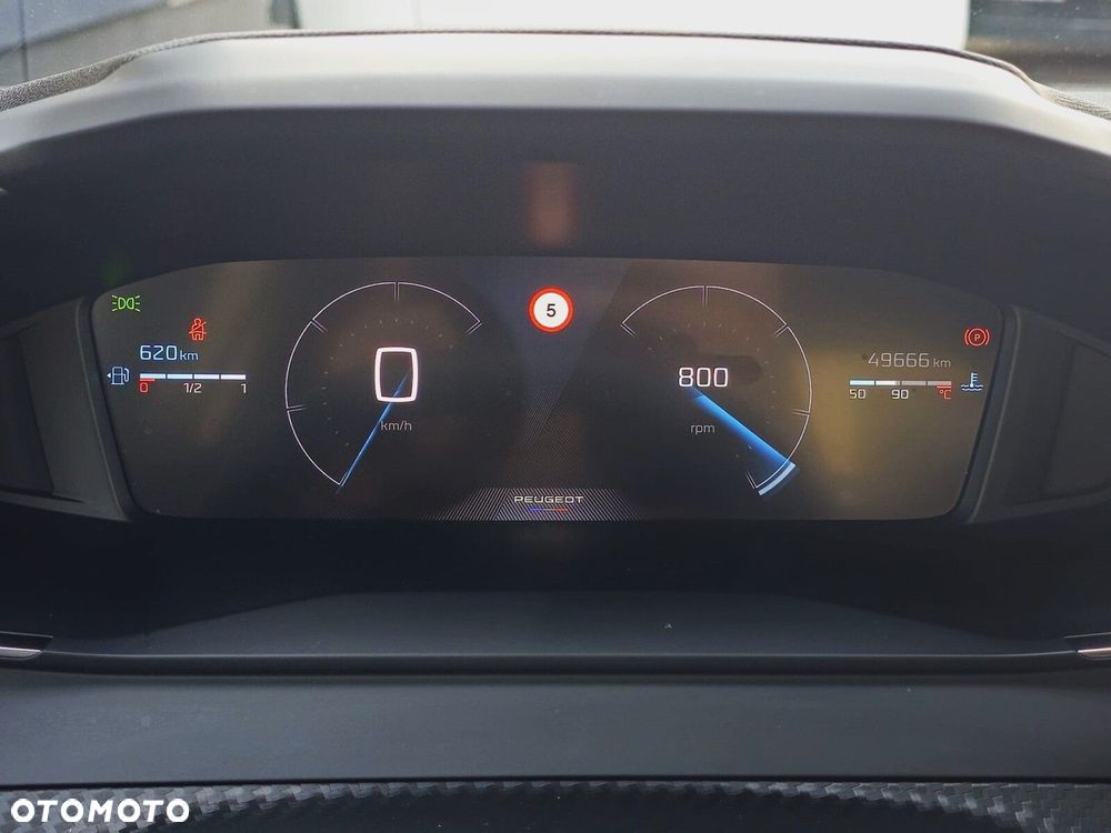 Peugeot 2008 PureTech 100 Allure S&S BVM6 - 14