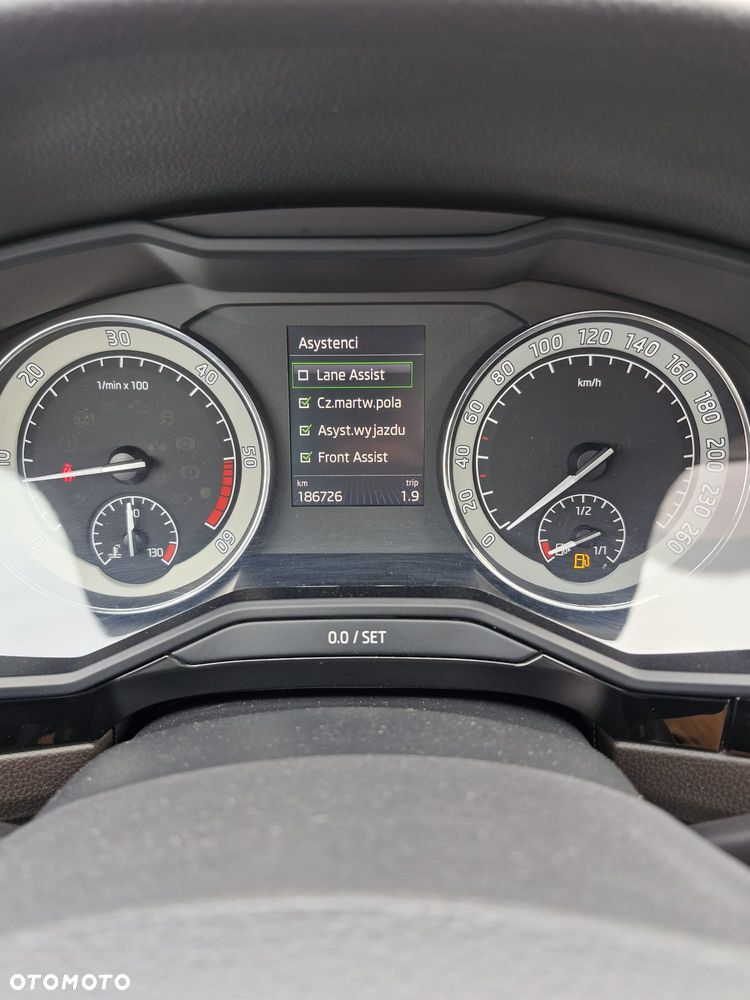 Skoda Superb 2.0 TDI DSG Premium Edition - 15