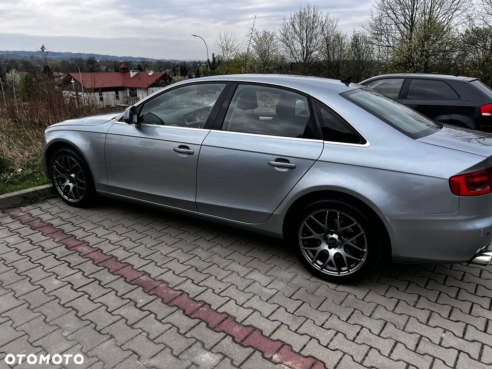 Audi A4 Limousine - 11