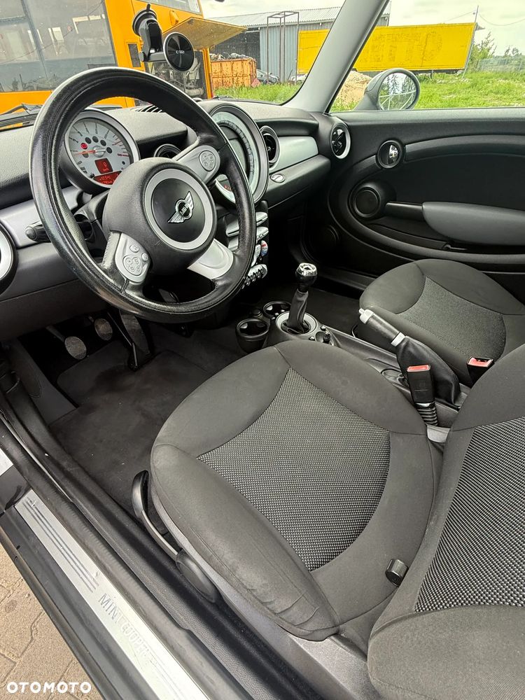 MINI Cooper Standard - 11