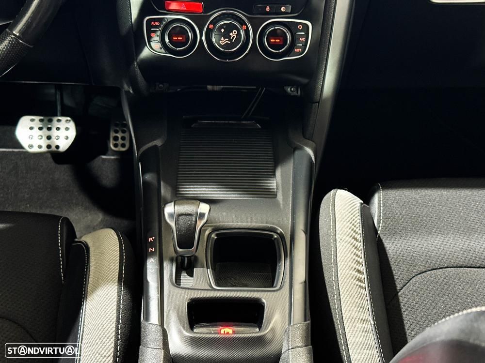 Citroën DS4 1.6 BlueHDi So Chic EAT6 J18 - 26