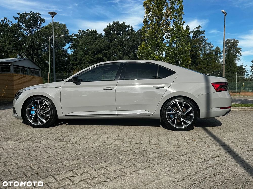 Skoda Superb 2.0 TDI SCR Sportline DSG - 8