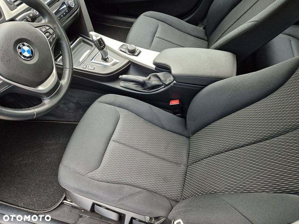 BMW Seria 3 320d Efficient Dynamic Edition - 9