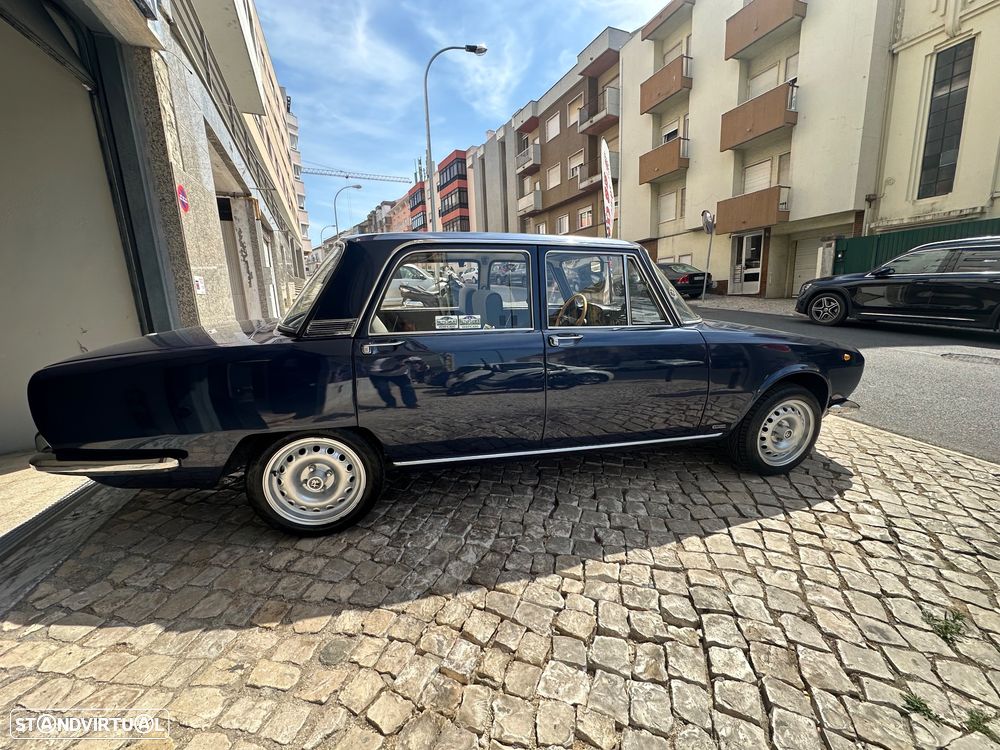 Alfa Romeo 2000 - 13