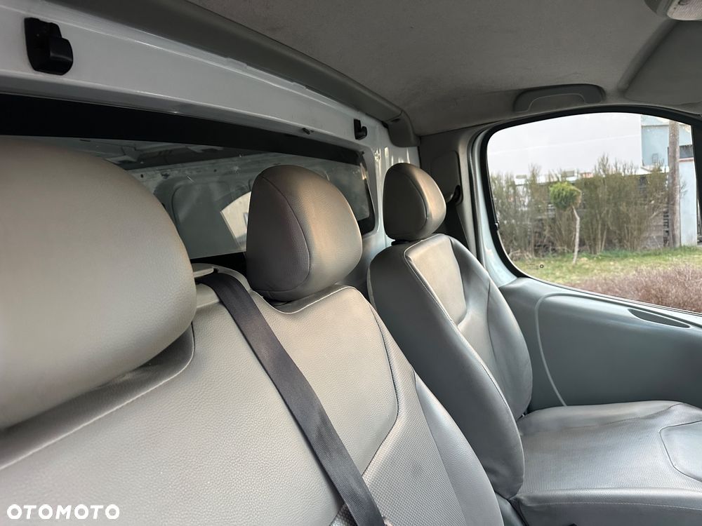 Renault TRAFIC - 12