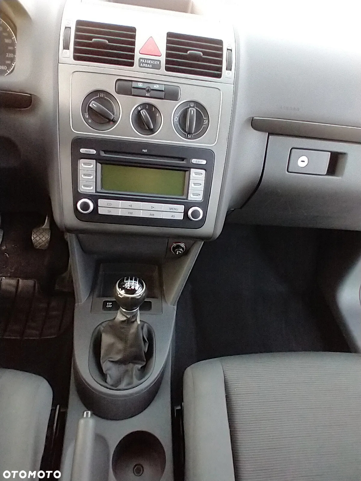 Volkswagen Touran - 16