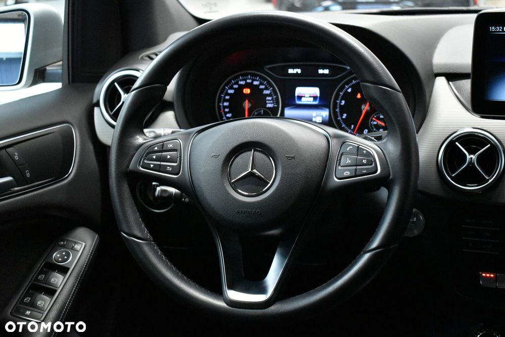 Mercedes-Benz Klasa B 180 7G-DCT Urban - 12