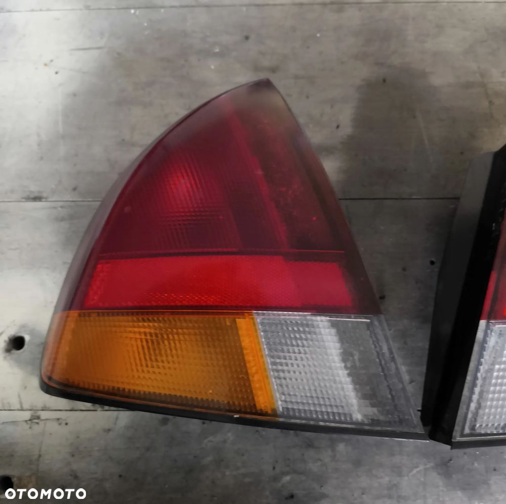 lampy tył mitsubischi carisma - 3