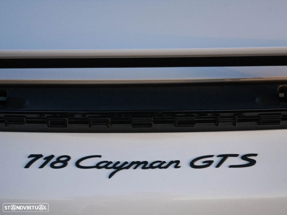 Porsche 718 Cayman GTS 4.0 - 11