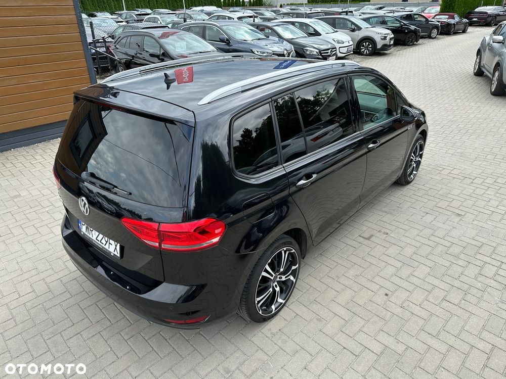 Volkswagen Touran - 37