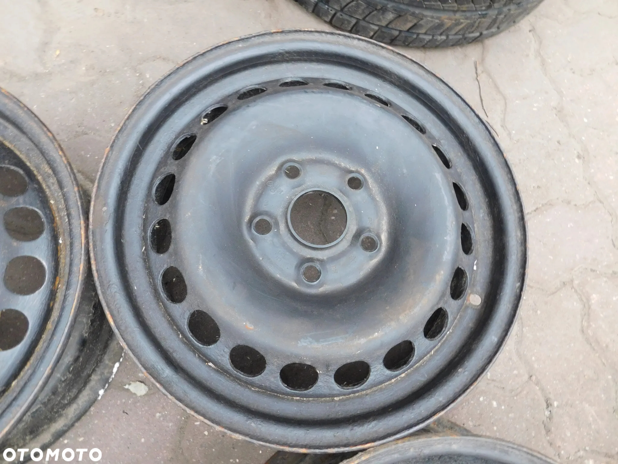felgi stalowe 4szt 15" ET45 PASSAT AUDI A4 B5 GOLF V CADDY A3 8P OCTAVIA II - 3
