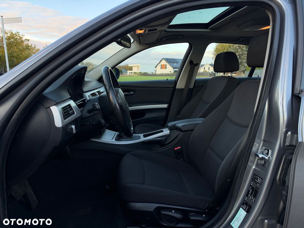 BMW Seria 3 318i Edition Exclusive - 12