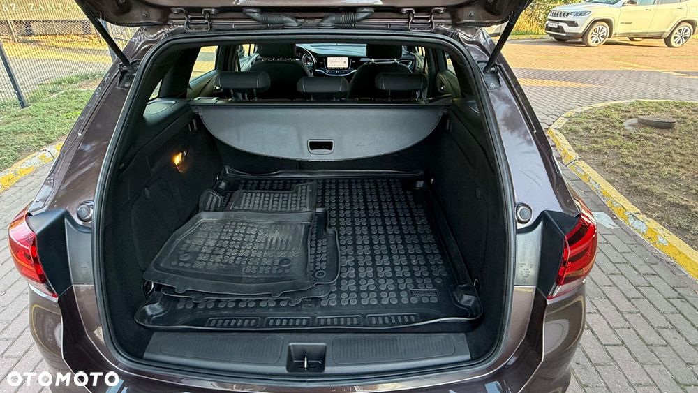 Opel Astra 1.4 T Dynamic S&S - 36