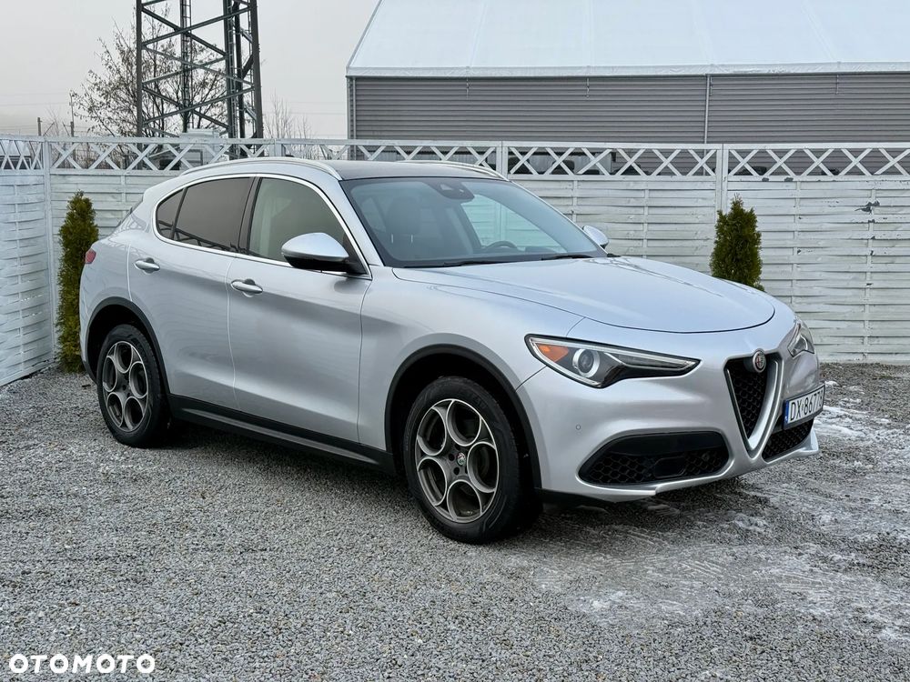 Alfa Romeo Stelvio 2.0 Turbo 16V AT8-Q4 Veloce Ti - 1