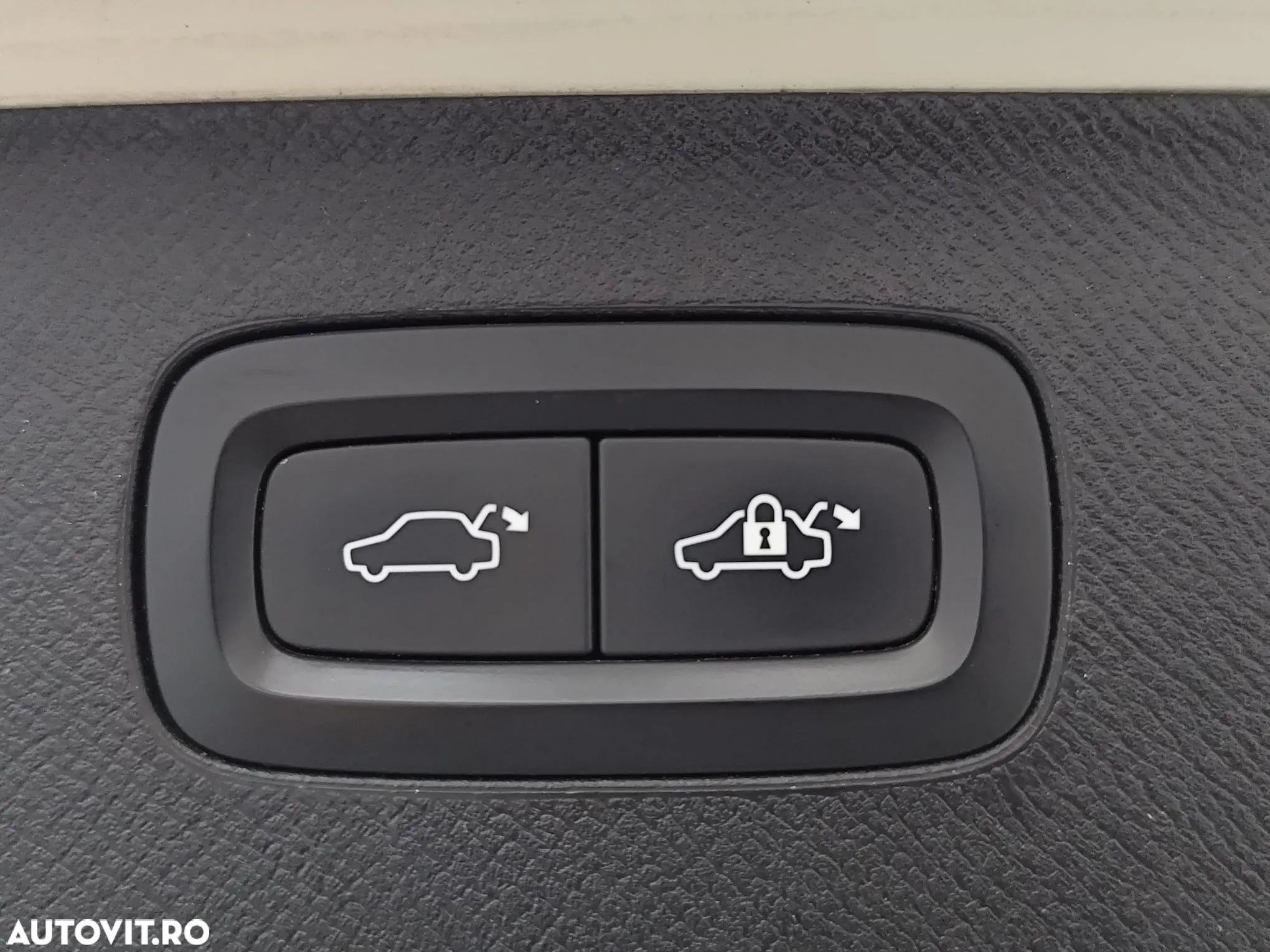 Volvo XC 90 - 8
