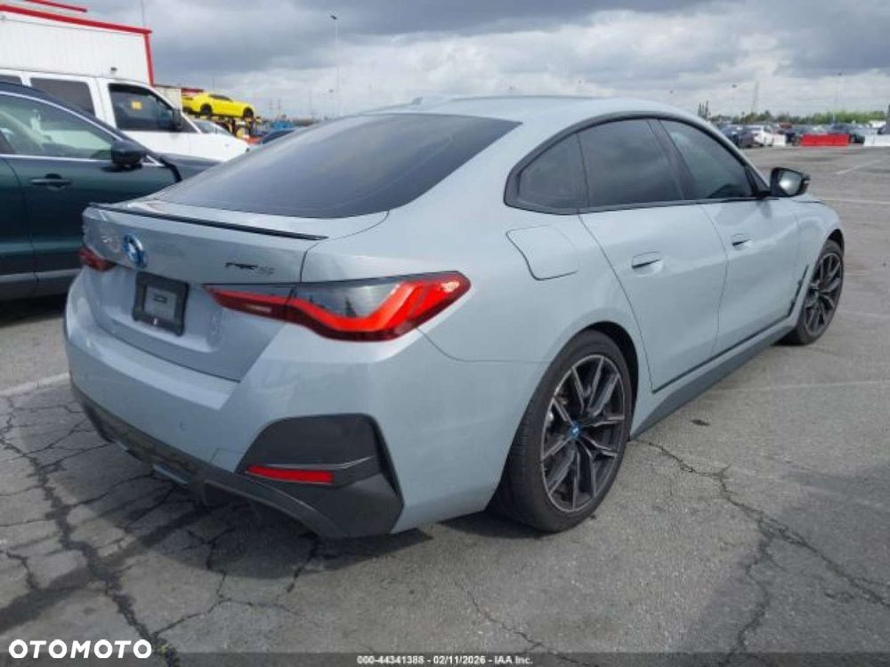 BMW i4 - 2
