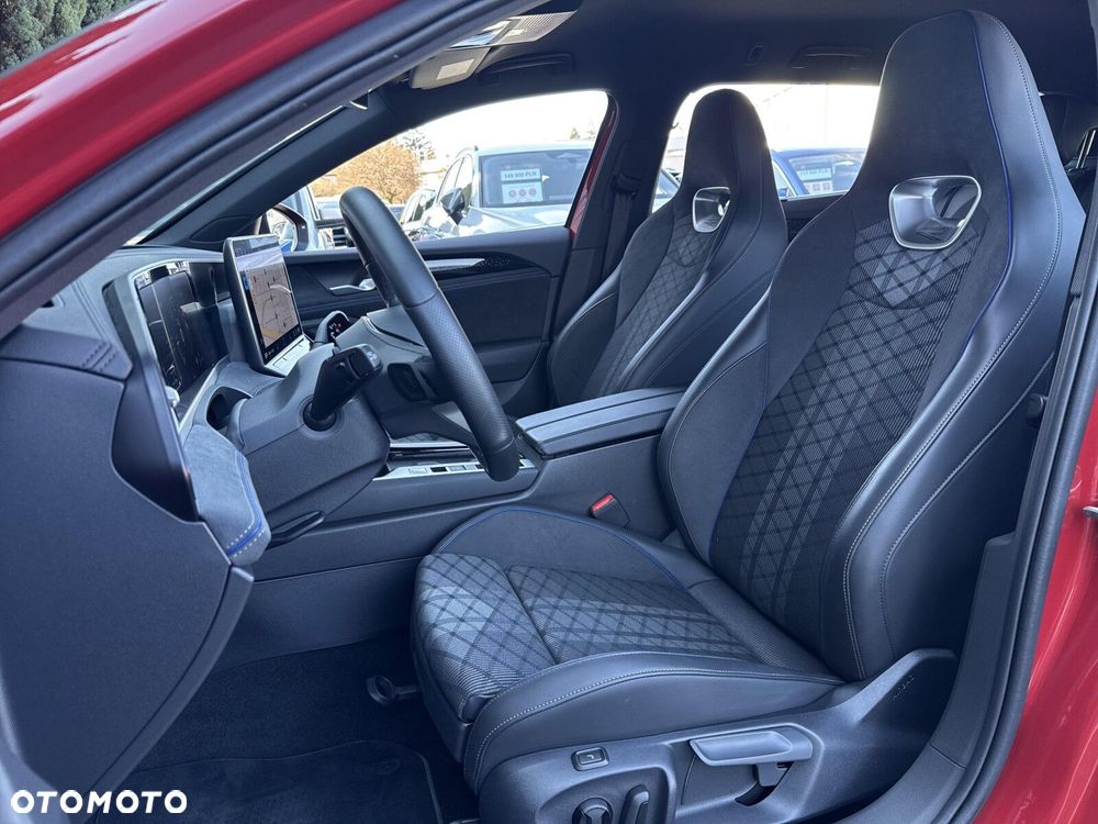 Volkswagen Passat Variant 2.0 TDI SCR R-Line DSG - 9