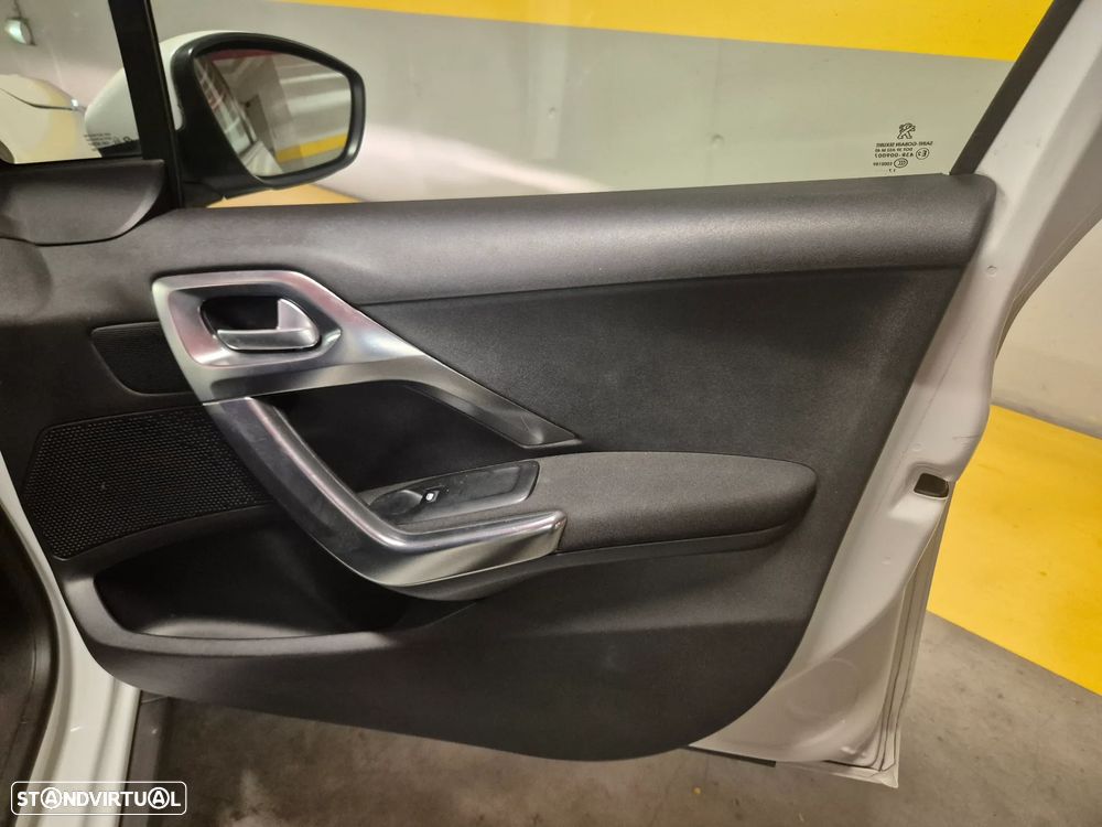 Peugeot 2008 1.6 BlueHDi Allure - 38