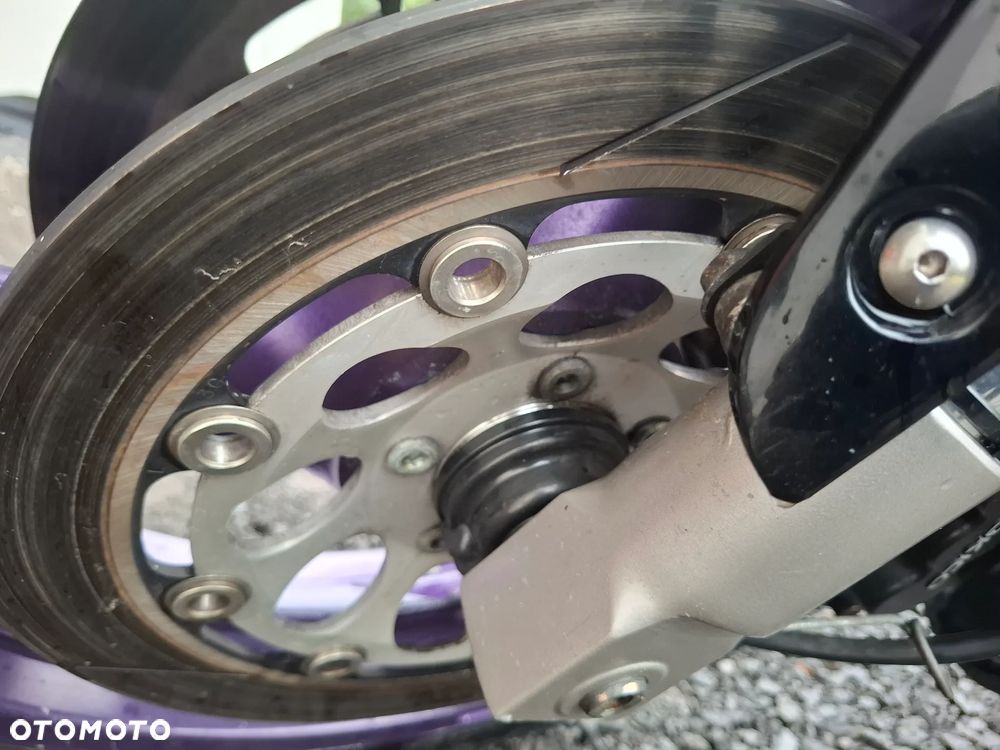 Suzuki GSX-R - 6
