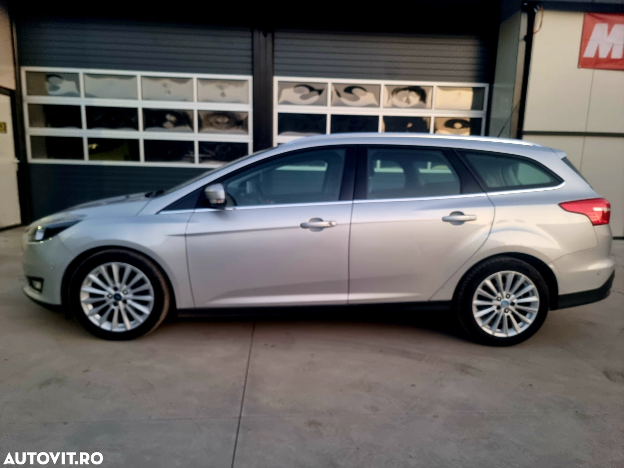 Ford Focus 1.5 EcoBlue Start-Stopp-System Aut. TITANIUM - 12