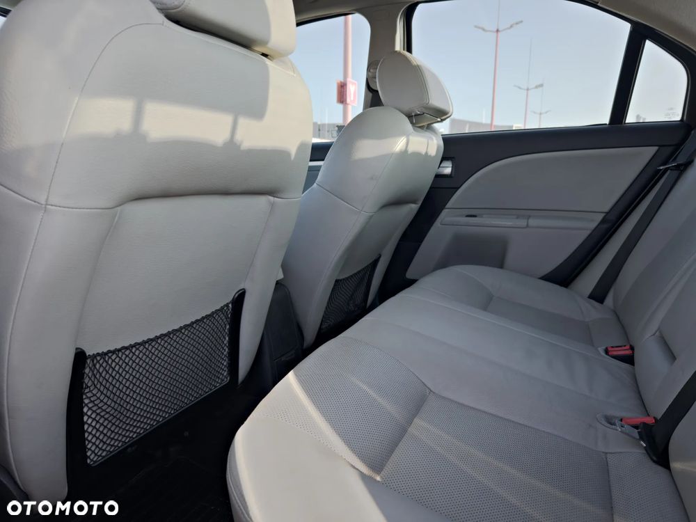 Ford Mondeo V6 ST 220 - 31