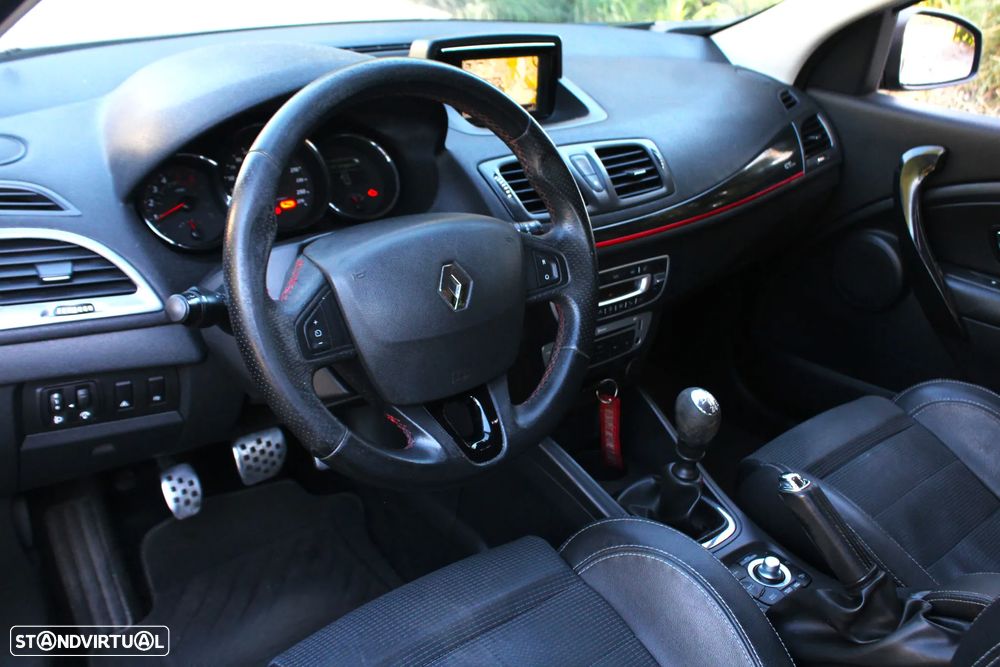 Renault Mégane Sport Tourer 1.5 dCi GT Line SS - 27